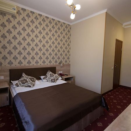 Renion Zyliha Hotel Almaty Zimmer foto